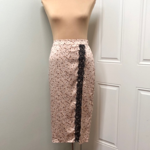 NWOT Halogen High Waisted Floral Lace Thigh High Slit Midi Skirt Size Small - Picture 2 of 9